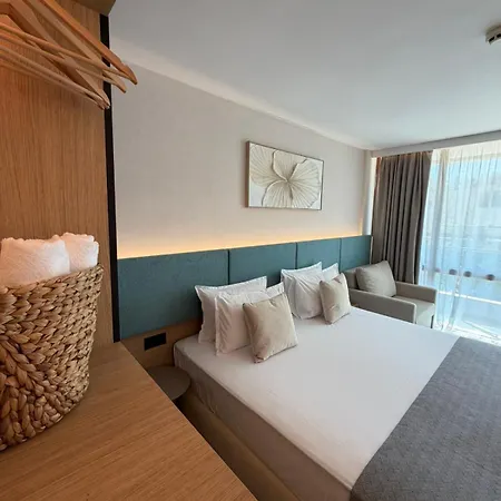 Elia Mare - Free Access Otel 4*