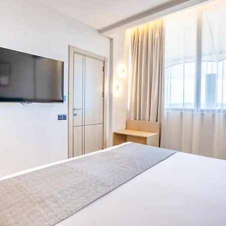 Elia Mare - Free Access Hotel